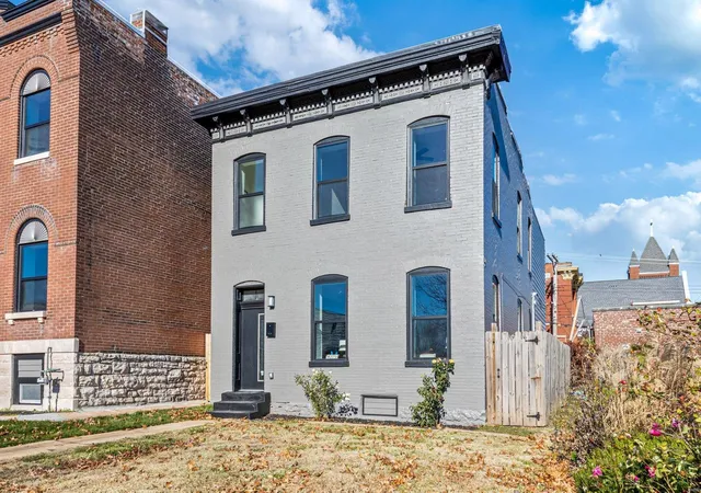 Single Family Residence at 4205 Norfolk Ave, Saint Louis, MO 63110 | MLS# MIS24073035 | | Sold on 2025-02-05
