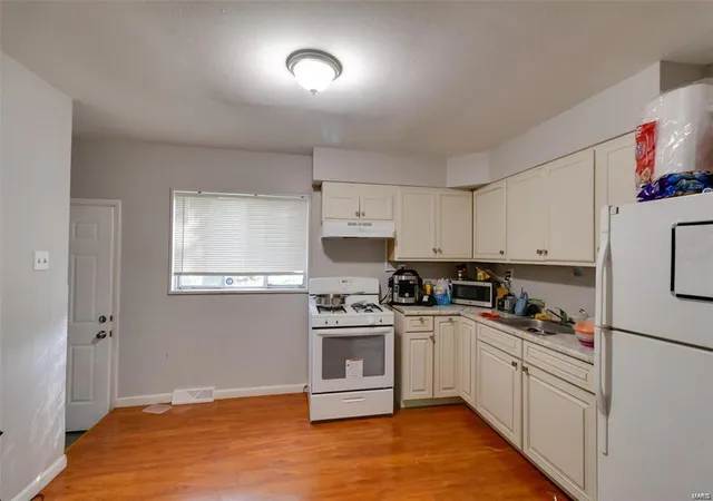 Photo 3 of Single Family Residence at 10520 Lord Dr, Saint Louis, MO 63136 | MLS# MIS24073045 |  | Sold on 2024-12-23