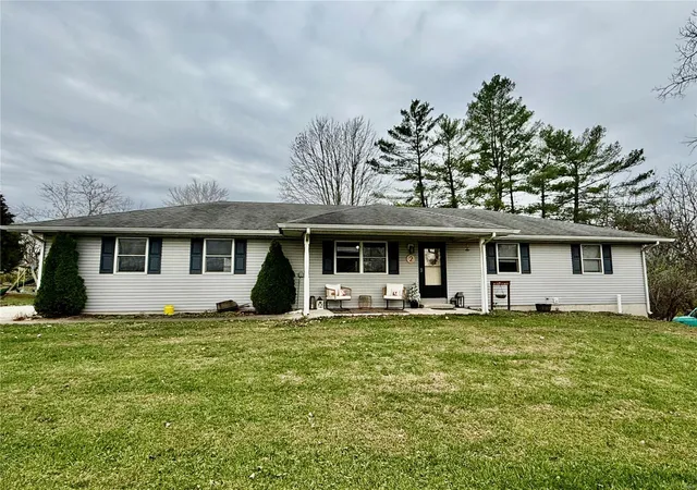 Photo 3 of Single Family Residence at 2 Sue Dr, High Hill, MO 63350 | MLS# MIS24073142 | | Sold on 2025-01-23