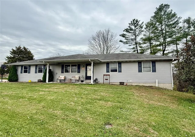 Photo 4 of Single Family Residence at 2 Sue Dr, High Hill, MO 63350 | MLS# MIS24073142 | | Sold on 2025-01-23