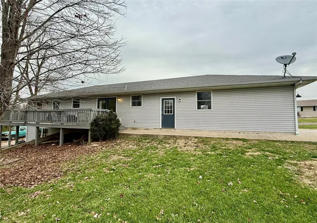 Photo 5 of Single Family Residence at 2 Sue Dr, High Hill, MO 63350 | MLS# MIS24073142 | | Sold on 2025-01-23
