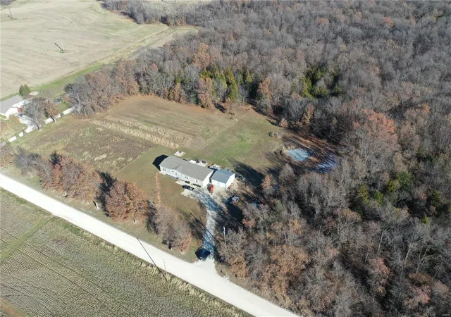 Photo 3 of Single Family Residence at 138 Glazier Trail Rd, Wellsville, MO 63384 | MLS# MIS24073145 |  | Sold on 2025-01-17