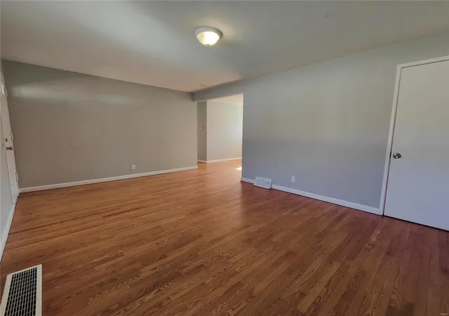 Photo 3 of Single Family Residence at 10265 Dacey Dr, Saint Louis, MO 63136 | MLS# MIS24073234 |  | Sold on 2025-04-18