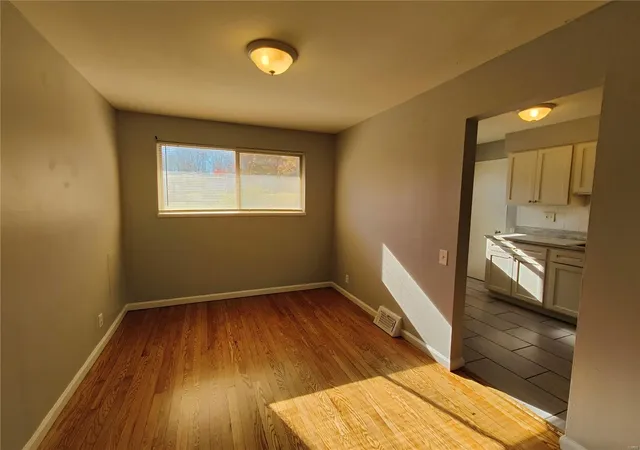 Photo 4 of Single Family Residence at 10265 Dacey Dr, Saint Louis, MO 63136 | MLS# MIS24073234 |  | Sold on 2025-04-18
