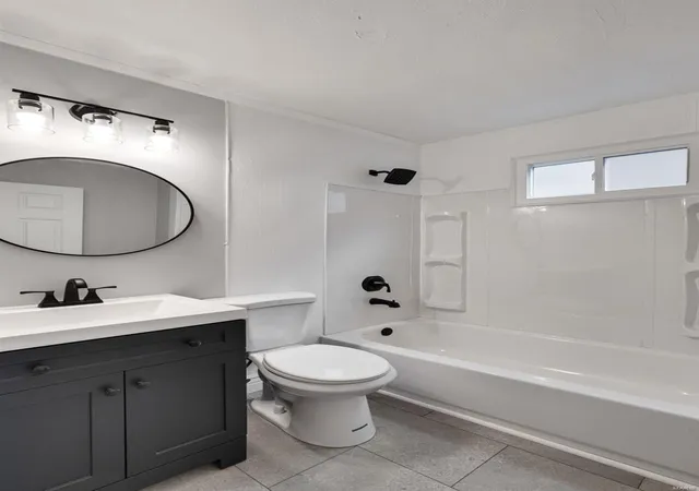 Photo 4 of Single Family Residence at 7228 Page Ave, Saint Louis, MO 63133 | MLS# MIS24073245 | | Sold on 2025-02-06