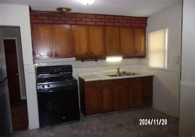 Photo 2 of Single Family Residence at 10125 Cabot Dr, Saint Louis, MO 63137 | MLS# MIS24073296 | | Sold on 2025-04-07