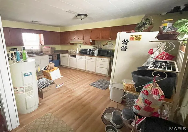 Photo 5 of Single Family Residence at 26347 County Road 544, Essex, MO 63846 | MLS# MIS24073298 | | Sold on 2025-10-06