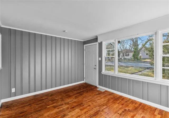 Photo 4 of Single Family Residence at 9732 Balboa Dr, Saint Louis, MO 63136 | MLS# MIS24073357 | | Sold on 2025-03-31