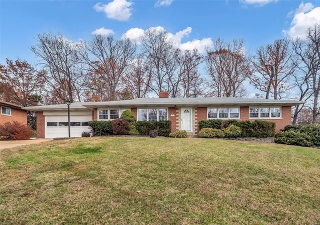 Photo 1 of Single Family Residence at 11827 Doverhill Dr, Saint Louis, MO 63128 | MLS# MIS24073362 | | Sold on 2025-01-09