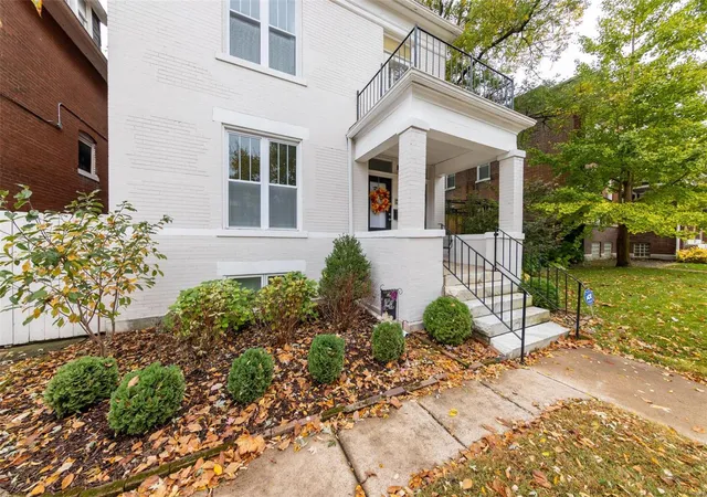 Photo 3 of Single Family Residence at 4246 Cleveland Ave, Saint Louis, MO 63110 | MLS# MIS24073364 |  | Sold on 2025-01-22