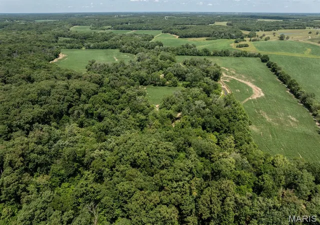 Photo 4 of Farm at 1762 Ssr-W, Bethel, MO 63434 | MLS# MIS24073416 |  | Sold on 2025-11-17
