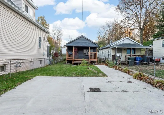 Photo 3 of Single Family Residence at 6832 Dale Ave, Saint Louis, MO 63139 | MLS# MIS24073539 | | Sold on 2025-10-03