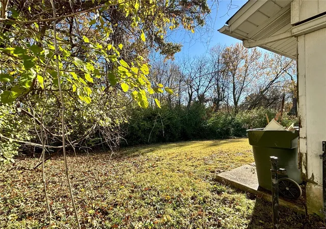 Photo 4 of Single Family Residence at 11322 Stonymont Dr, Saint Louis, MO 63136 | MLS# MIS24073544 | | Sold on 2025-01-02
