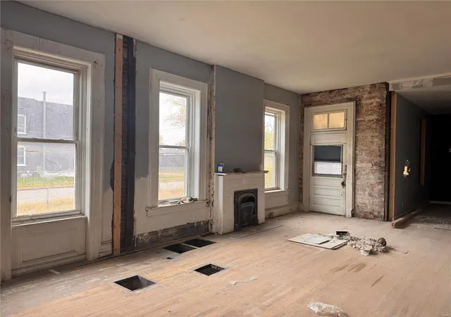 Photo 3 of Single Family Residence at 7327 Pennsylvania Ave, Saint Louis, MO 63111 | MLS# MIS24073595 | | Sold on 2025-02-21