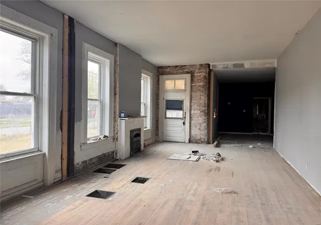 Photo 4 of Single Family Residence at 7327 Pennsylvania Ave, Saint Louis, MO 63111 | MLS# MIS24073595 | | Sold on 2025-02-21