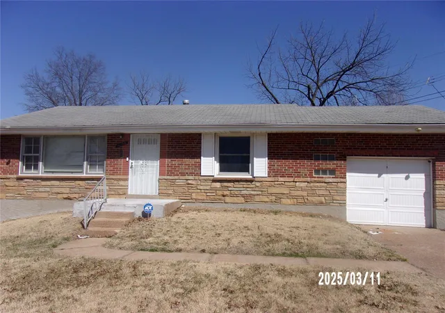 Single Family Residence at 10108 Jepson Dr, Saint Louis, MO 63137 | MLS# MIS24073689 | | Sold on 2025-04-03