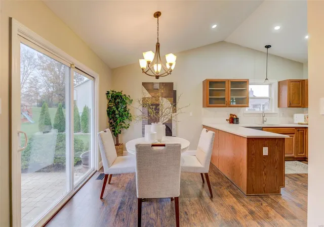 Photo 4 of Single Family Residence at 460 Fall River Ln, Saint Charles, MO 63304 | MLS# MIS24073731 |  | Sold on 2024-12-30