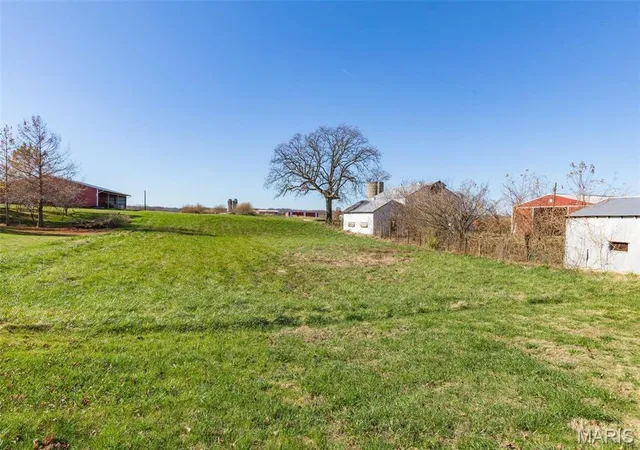 Photo 3 of Single Family Residence at 12449 Quarry Town Rd, Sainte Genevieve, MO 63670 | MLS# MIS24073828 | | Sold on 2025-09-18