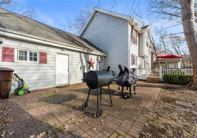 Photo 3 of Single Family Residence at 32 Connemara Rd, Saint Peters, MO 63376 | MLS# MIS24073838 | | Sold on 2025-01-13
