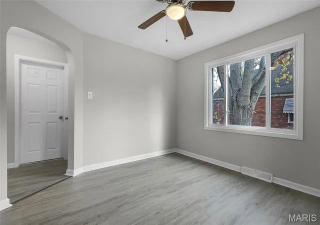 Photo 4 of Single Family Residence at 1021 Lakeview Ave, Saint Louis, MO 63138 | MLS# MIS24073977 | | Sold on 2025-08-14