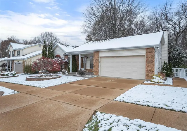 Photo 2 of Single Family Residence at 5809 Morning Field Pl, Saint Louis, MO 63128 | MLS# MIS24074044 |  | Sold on 2024-12-30