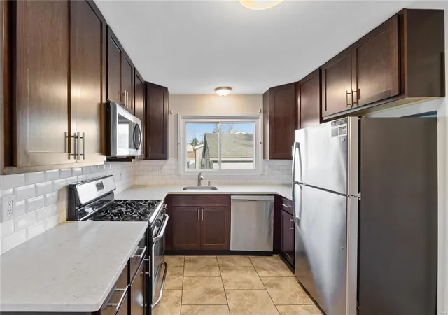 Photo 1 of Single Family Residence at 1207 Folger Ave, Saint Louis, MO 63122 | MLS# MIS24074132 | | Sold on 2025-01-31