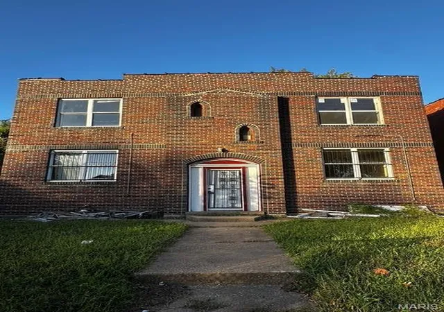 Photo 1 of Sale Pending at 4153 E Lexington Ave, Saint Louis, MO 63115 | MLS# MIS24074260 | Listing updated on 2025-10-16