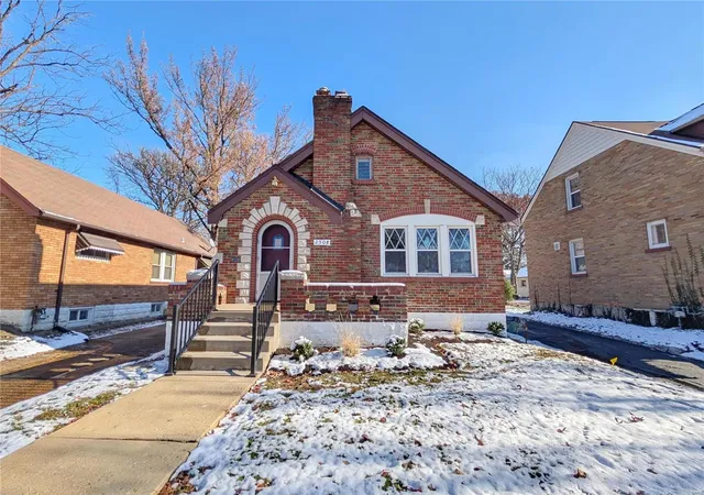 Single Family Residence at 2508 Brown Rd, Saint Louis, MO 63114 | MLS# MIS24074284 | | Sold on 2025-02-24