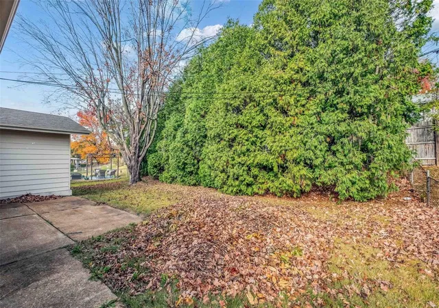 Photo 4 of Single Family Residence at 1849 Atmore Dr, Saint Louis, MO 63136 | MLS# MIS24074307 | | Sold on 2025-09-05