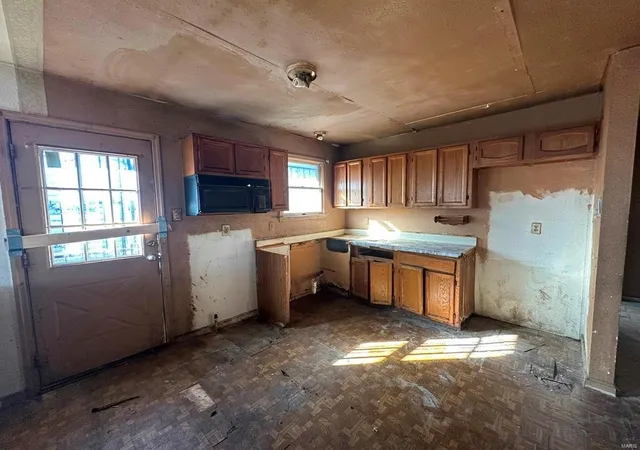 Photo 4 of Single Family Residence at 4107 Cedarwood Ave, Saint Louis, MO 63121 | MLS# MIS24074355 | | Sold on 2025-01-30