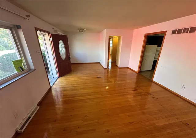 Photo 3 of Single Family Residence at 2552 Shannon Ave, Saint Louis, MO 63136 | MLS# MIS24074388 |  | Sold on 2025-01-15