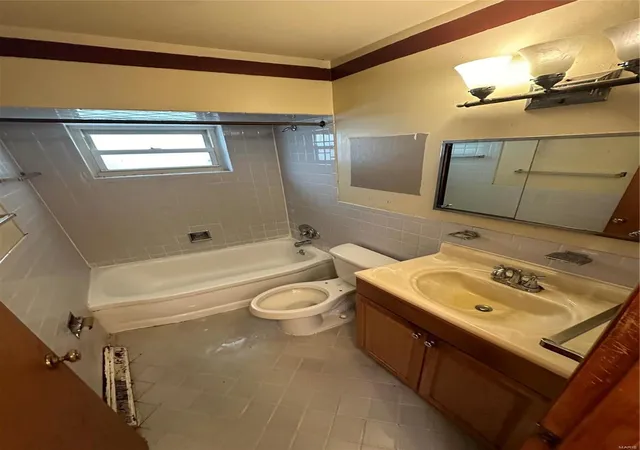 Photo 4 of Single Family Residence at 2552 Shannon Ave, Saint Louis, MO 63136 | MLS# MIS24074388 |  | Sold on 2025-01-15