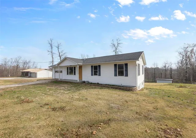 Photo 3 of Single Family Residence at 44052 State Hwy 51, Patton, MO 63662 | MLS# MIS24074403 | | Sold on 2025-02-07