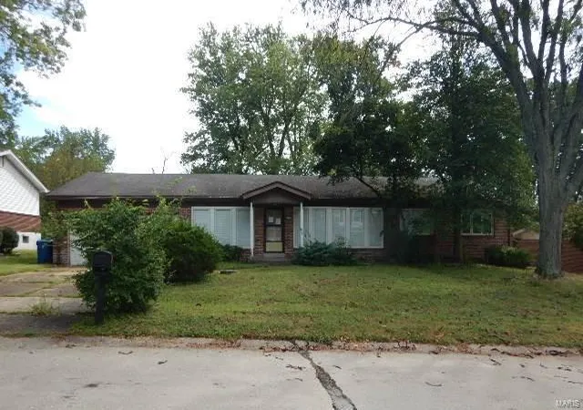 Single Family Residence at 762 Ambois Dr, Saint Louis, MO 63141 | MLS# MIS24074443 | | Sold on 2024-12-30