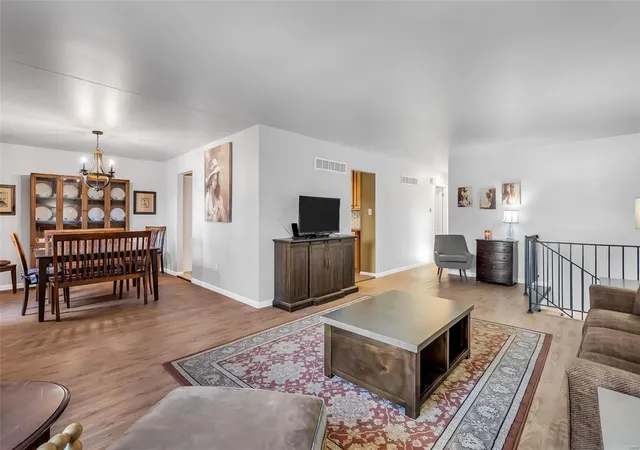 Photo 3 of Single Family Residence at 3 Chris Ct, Saint Peters, MO 63376 | MLS# MIS24074497 | | Sold on 2025-02-05