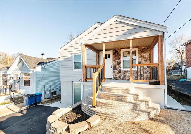 Photo 1 of Single Family Residence at 645 Beatrice Ave, Saint Louis, MO 63125 | MLS# MIS24074598 |  | Sold on 2025-01-10