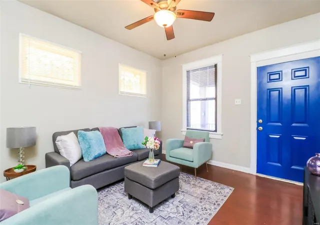Photo 3 of Single Family Residence at 6258 Hoffman Ave, Saint Louis, MO 63139 | MLS# MIS24074601 | | Sold on 2025-02-10