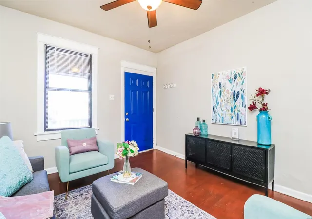 Photo 4 of Single Family Residence at 6258 Hoffman Ave, Saint Louis, MO 63139 | MLS# MIS24074601 | | Sold on 2025-02-10
