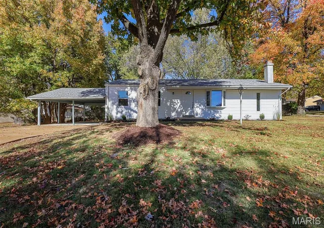 Single Family Residence at 1929 Prior Dr, Saint Louis, MO 63136 | MLS# MIS24074602 | | Sold on 2025-05-22