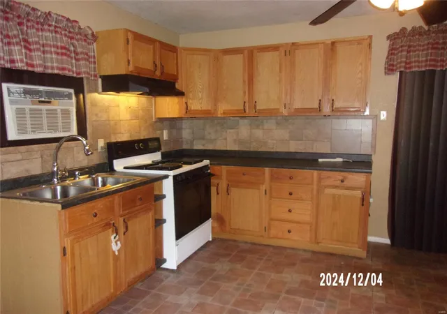 Photo 3 of Single Family Residence at 6155 Payne Ave, Saint Louis, MO 63135 | MLS# MIS24074611 | | Sold on 2025-02-25