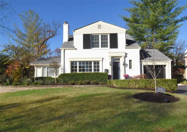 Single Family Residence at 1645 Dearborn Dr, Saint Louis, MO 63122 | MLS# MIS24074624 | | Sold on 2025-01-31