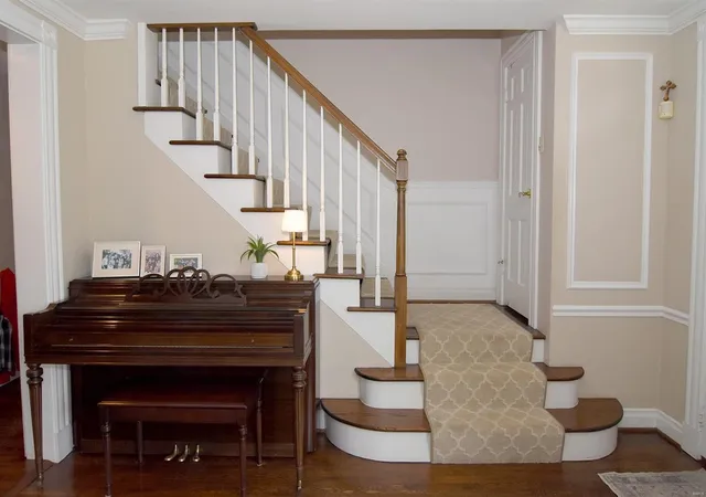 Photo 2 of Single Family Residence at 1645 Dearborn Dr, Saint Louis, MO 63122 | MLS# MIS24074624 | | Sold on 2025-01-31