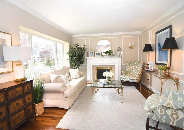 Photo 3 of Single Family Residence at 1645 Dearborn Dr, Saint Louis, MO 63122 | MLS# MIS24074624 | | Sold on 2025-01-31
