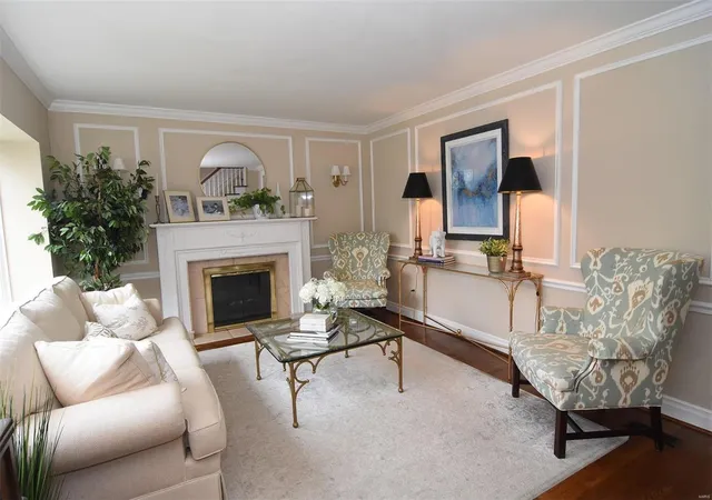 Photo 4 of Single Family Residence at 1645 Dearborn Dr, Saint Louis, MO 63122 | MLS# MIS24074624 | | Sold on 2025-01-31