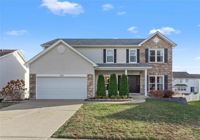 Single Family Residence at 1866 Williamstown Dr, Saint Peters, MO 63376 | MLS# MIS24074661 | | Sold on 2025-02-05