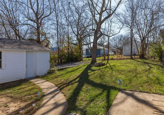 Photo 5 of Single Family Residence at 511 Albert St, Fredericktown, MO 63645 | MLS# MIS24074727 | | Sold on 2025-03-28