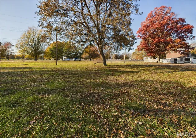 Photo 5 of Single Family Residence at 930 Mcnew Dr, Bernie, MO 63822 | MLS# MIS24074751 | | Sold on 2025-09-17