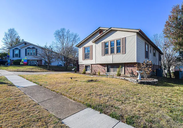 Photo 1 of Single Family Residence at 2637 Treeridge Trail Ct, Saint Louis, MO 63129 | MLS# MIS24074768 | | Sold on 2025-01-29