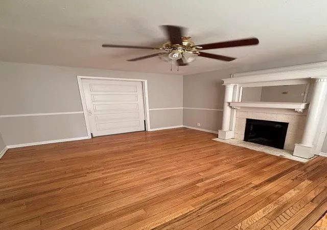 Photo 4 of Single Family Residence at 4227 W Labadie Ave, Saint Louis, MO 63115 | MLS# MIS24074849 | | Sold on 2025-01-16