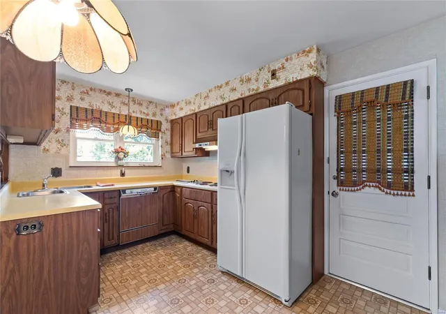 Photo 4 of Single Family Residence at 6022 Ranchwood Dr, Saint Louis, MO 63123 | MLS# MIS24074894 | | Sold on 2025-01-28